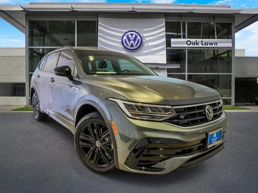 Platinum Gray Metallic 2022 Volkswagen Tiguan 2.0T SE R-Line Black