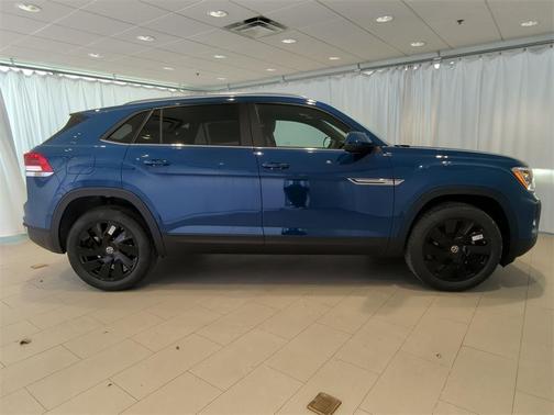 2025 Volkswagen Atlas Cross Sport 2.0T SE w/Technology