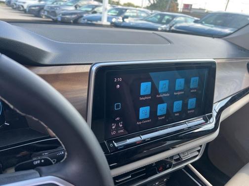 2024 Volkswagen Atlas 2.0T SE