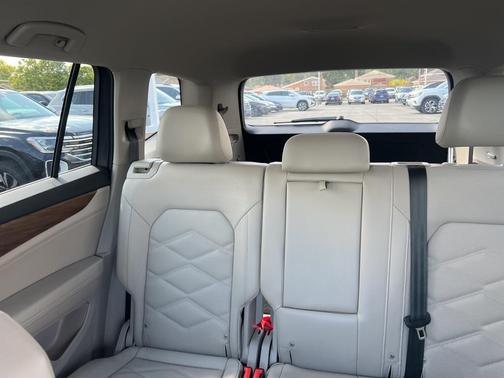 2024 Volkswagen Atlas 2.0T SE