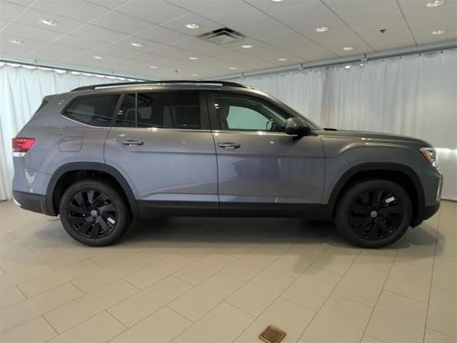 2025 Volkswagen Atlas 2.0T SE