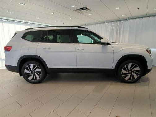 2025 Volkswagen Atlas 2.0T SE