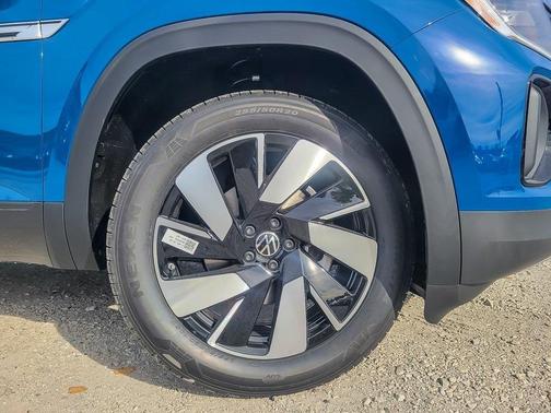 Mountain  Lake Blue Metallic 2026 Volkswagen Atlas Cross Sport 2.0T SE W/TECHNOLOGY