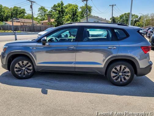 Platinum Gray Metallic 2022 Volkswagen Taos 1.5T S