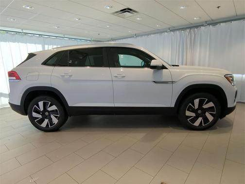 2025 Volkswagen Atlas Cross Sport 2.0T SE w/Technology
