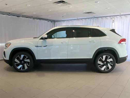 2025 Volkswagen Atlas Cross Sport 2.0T SE w/Technology