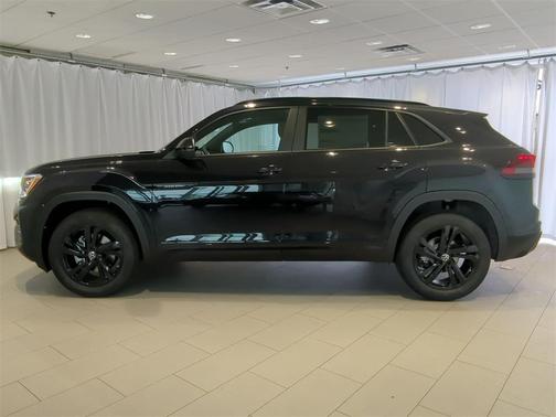 2025 Volkswagen Atlas Cross Sport 2.0T SEL R-Line Black