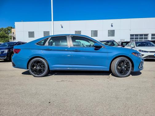 2025 Volkswagen Jetta 1.5T SE