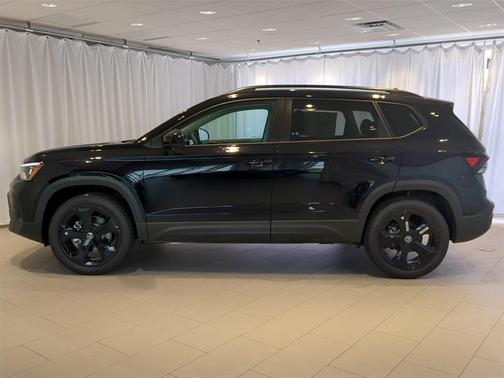 2025 Volkswagen Taos 1.5T SE Black