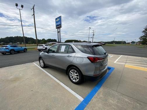 2023 Chevrolet Equinox LS