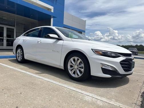 Summit White 2022 Chevrolet Malibu LT