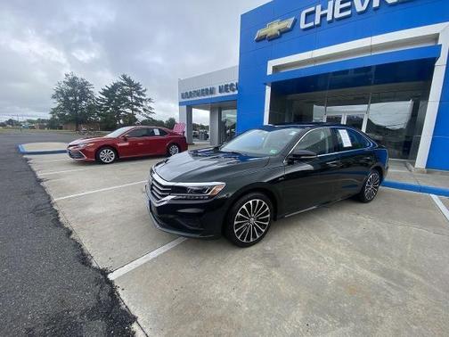 2022 Volkswagen Passat 2.0T Limited Edition