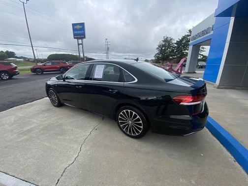 2022 Volkswagen Passat 2.0T Limited Edition