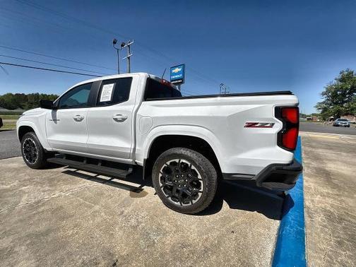 Summit White 2026 Chevrolet Colorado Z71