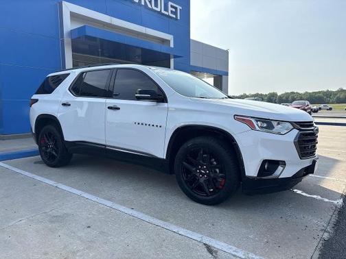 Summit White 2019 Chevrolet Traverse Premier