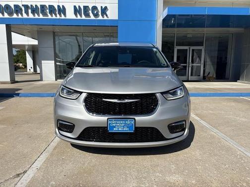 Silver 2024 Chrysler Pacifica Touring-L