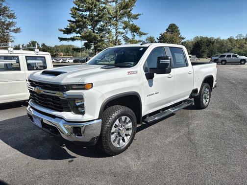 Summit White 2026 Chevrolet Silverado 2500 LT