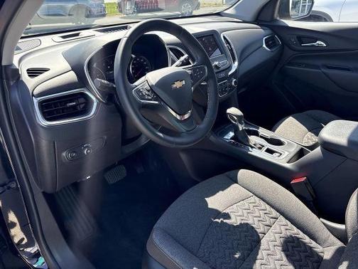 Mosaic Black Metallic 2024 Chevrolet Equinox LT