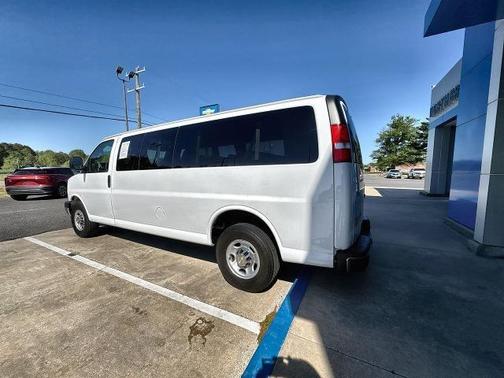 Summit White 2024 Chevrolet Express 3500 LT