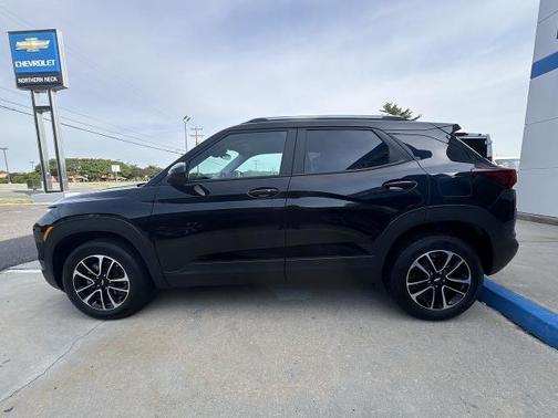 Mosaic Black Metallic 2025 Chevrolet Trailblazer LT