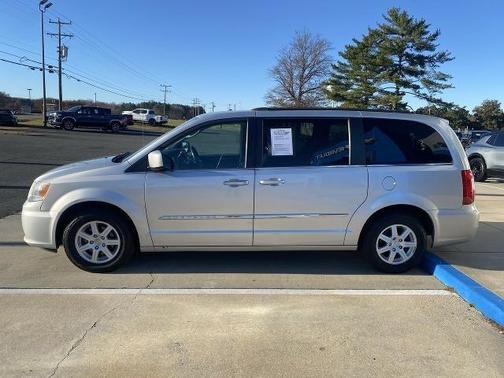 2012 Chrysler Town & Country Touring