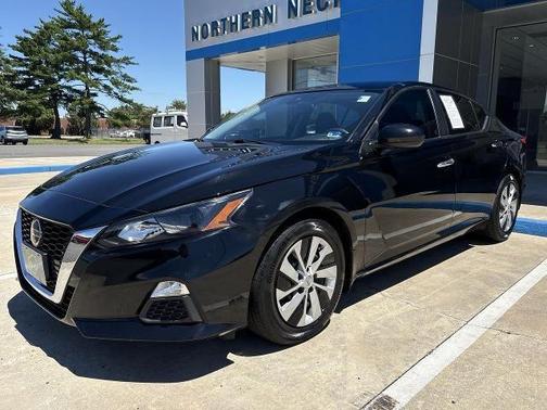 Black 2022 Nissan Altima 2.5 S