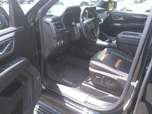 2024 GMC Yukon XL 4WD AT4