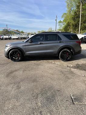 Carbonized Gray Metallic 2022 Ford Explorer ST