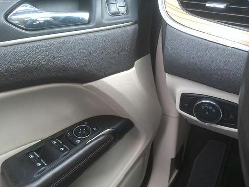 2015 Lincoln MKC Base