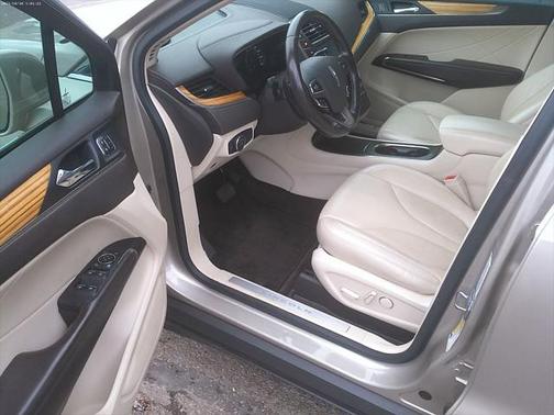2015 Lincoln MKC Base