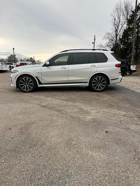 2021 BMW X7 M50i