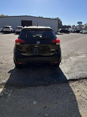 Super Black 2020 Nissan Kicks SV