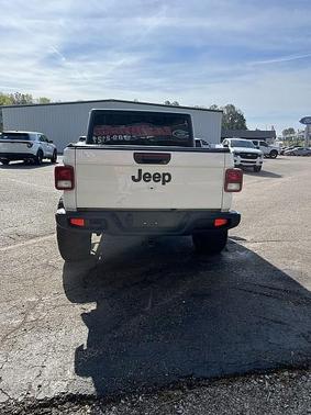 2022 Jeep Gladiator Sport