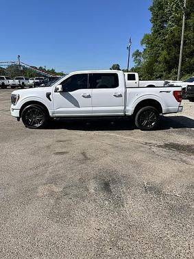 Oxford White 2023 Ford F-150 Lariat