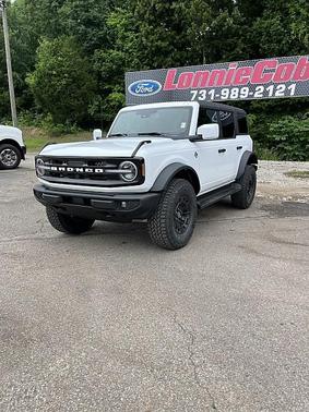 Oxford White 2026 Ford Bronco Outer Banks