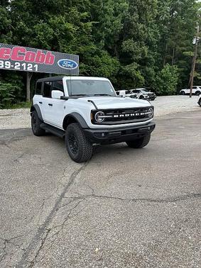 Oxford White 2026 Ford Bronco Outer Banks