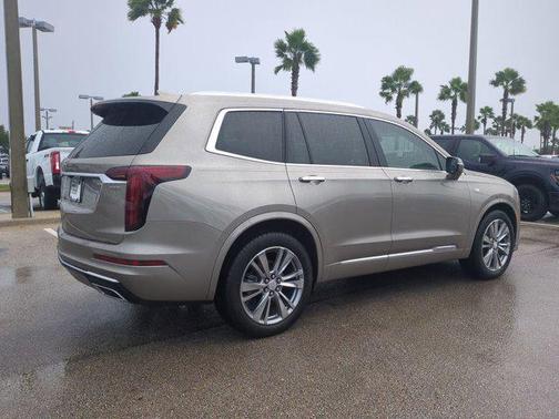 2023 Cadillac XT6 Premium Luxury FWD