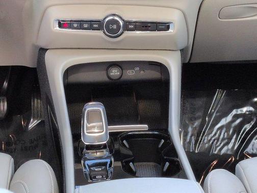 Sage Green Metallic 2023 Volvo XC40 B5 Plus Bright Theme