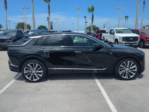 2024 Cadillac LYRIQ Luxury w/1SE