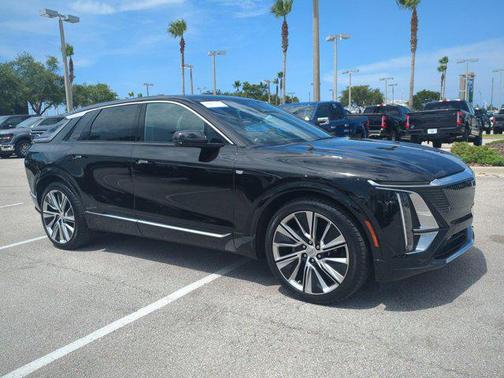 2024 Cadillac LYRIQ Luxury w/1SE