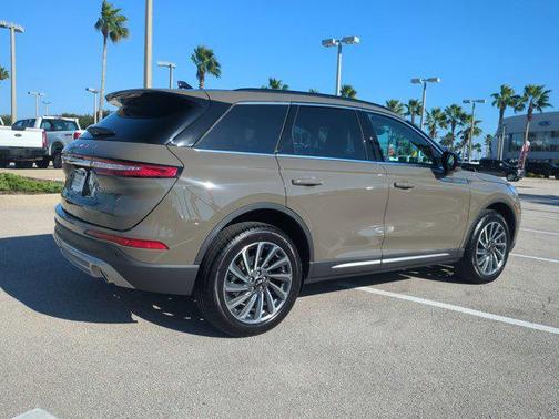 2025 Lincoln Corsair Reserve