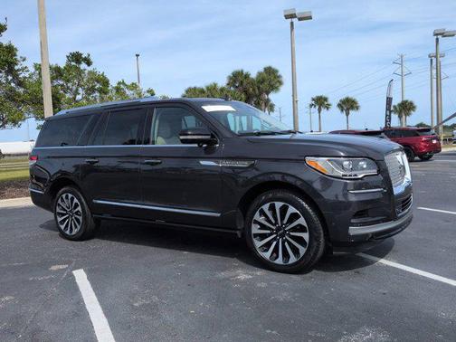 Starlight Gray Metallic Premium Colorant 2024 Lincoln Navigator Reserve