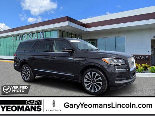 Starlight Gray Metallic Premium Colorant 2024 Lincoln Navigator Reserve
