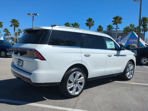 2025 Lincoln Navigator Reserve