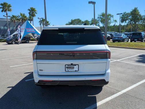 2025 Lincoln Navigator Reserve