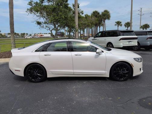 White Platinum Metallic Tri-Coat 2020 Lincoln MKZ Reserve