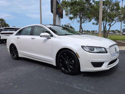 White Platinum Metallic Tri-Coat 2020 Lincoln MKZ Reserve