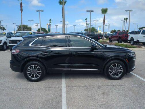 2023 Lincoln Nautilus Reserve