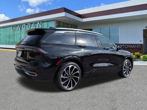 Infinite Black Metallic Clearcoat 2026 Lincoln Nautilus Black Label