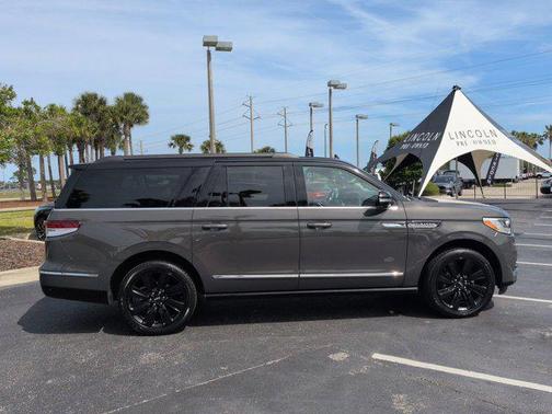 Chroma Caviar Dark Gray Metallic Clearcoat 2023 Lincoln Navigator Black Label